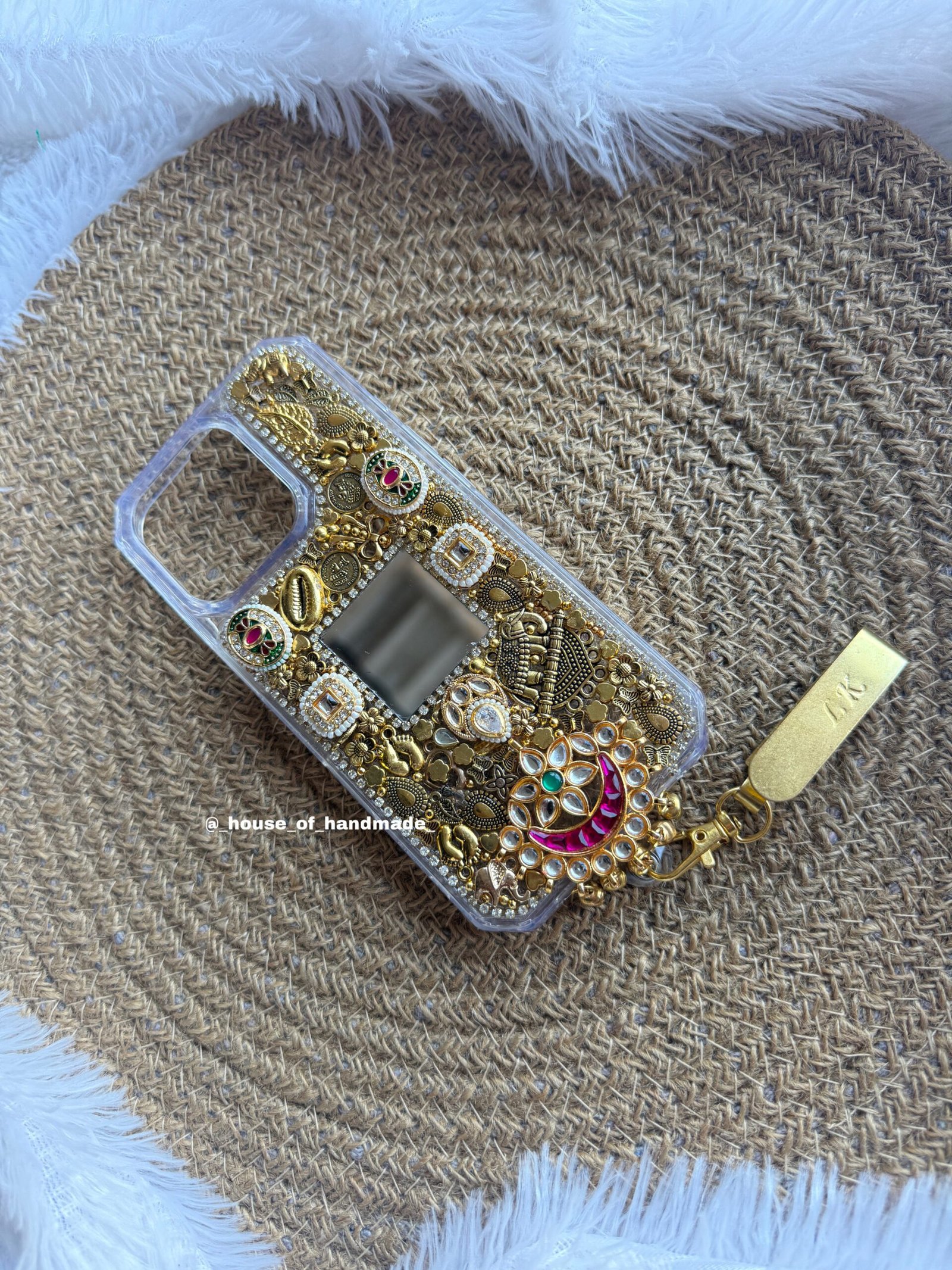 86E1BDB1 1499 4F6D A9F5 814E069416E6 scaled Golden mirror & charm case with juda Golden mirror & charm case with juda